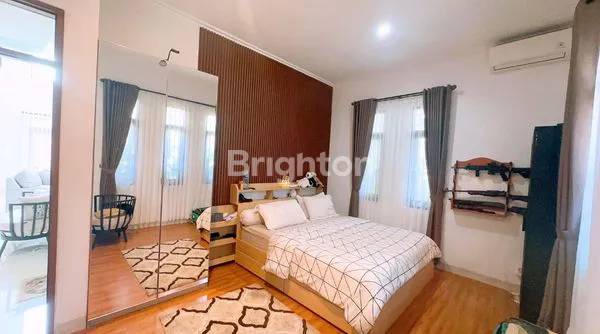 image DIJUAL 1 UNIT RUMAH MEWAH 2 LANTAI SIAP HUNI YANG LOKASINYA DI KOMPLEK SETIABUDI REGENCY BANDUNG UTARA (7)