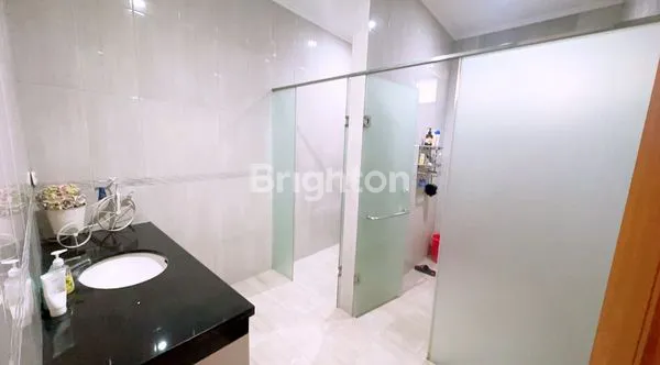 image DIJUAL 1 UNIT RUMAH MEWAH 2 LANTAI SIAP HUNI YANG LOKASINYA DI KOMPLEK SETIABUDI REGENCY BANDUNG UTARA (8)