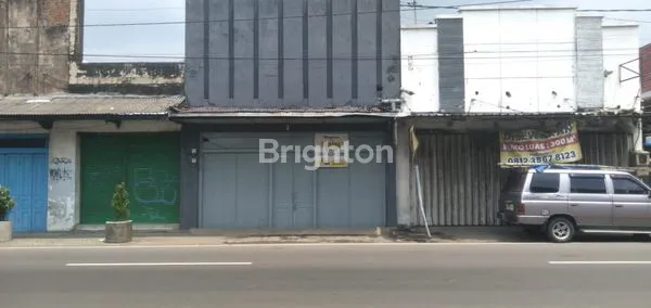 DIJUAL RUKO UNTUK TEMPAT USAHA DAN TEMPAT TINGGAL LOKASI DI JALAN RAYA MOJOAGUNG  LOKASI STRATEGIS