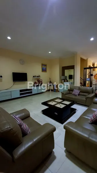 image RUMAH GREEN VILLE 2 LANTAI SEMI FURNISH (2)