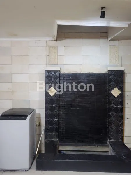 image HUNIAN NYAMAN 2 LANTAI DI SAWANGAN POSISI HOOK HALAMAN LUAS LOKASI SANGAT BAGUS DAN STRATEGIS (8)