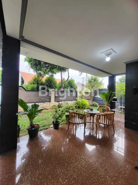 image HUNIAN NYAMAN 2 LANTAI DI SAWANGAN POSISI HOOK HALAMAN LUAS LOKASI SANGAT BAGUS DAN STRATEGIS (4)