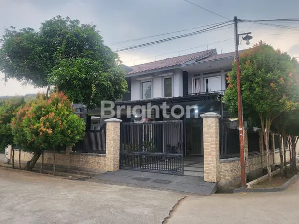 image HUNIAN NYAMAN 2 LANTAI DI SAWANGAN POSISI HOOK HALAMAN LUAS LOKASI SANGAT BAGUS DAN STRATEGIS (1)