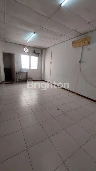 image RUKO SANTA MONICA SEBERANG SEKOLAH TARAKANITA GADING SERPONG   (4)