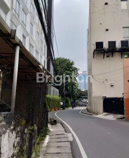 image RUMAH STRATEGIS MURAH HITUNG TANAH 288 M2 KEBON KACANG TANAH ABANG JAKARTA PUSAT (2)