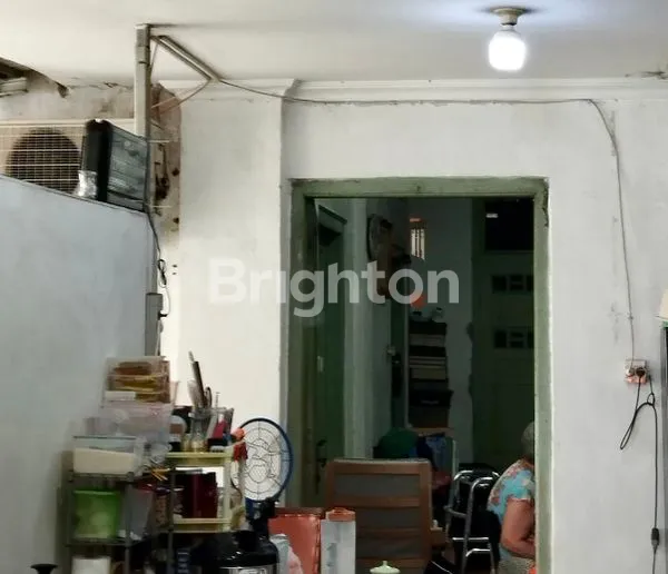 image RUMAH STRATEGIS MURAH HITUNG TANAH 288 M2 KEBON KACANG TANAH ABANG JAKARTA PUSAT (4)