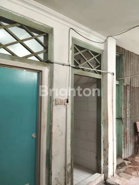 image RUMAH STRATEGIS MURAH HITUNG TANAH 288 M2 KEBON KACANG TANAH ABANG JAKARTA PUSAT (6)