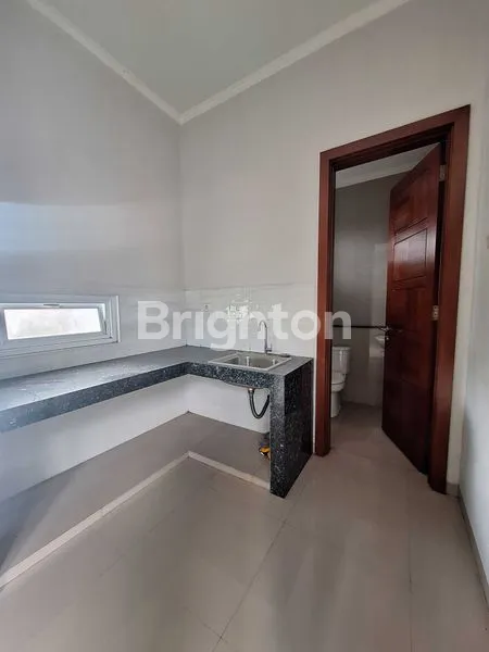 image RUMAH CLUSTER 2 LANTAI DESIGN MINIMALIS  MODERN TENGAH KOTA SOLO  (3)