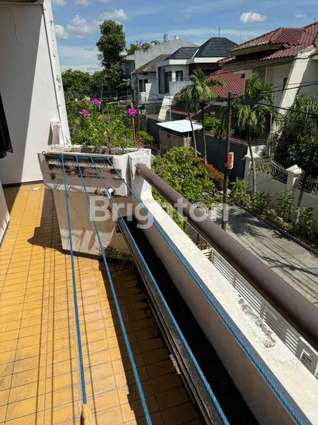 RUMAH 2 LANTAI DALAM KOMPLEKS SUNRISE GARDEN KEDOYA