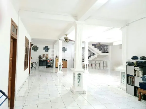 image RUKO 4 LANTAI UKURAN BESAR DI JALAN GATOT SUBROTO, DENPASAR UTARA – LOKASI SUPER STRATEGIS! (4)