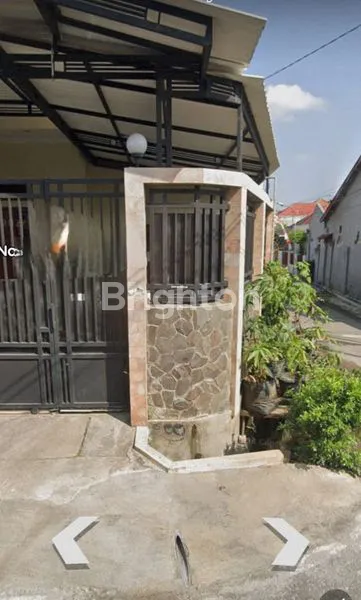 image RUMAH UNTUK INVESTASI ATAU TEMPAT TINGGAL, HOOK 2 LANTAI LOKASI BAGUS TENGAH KOTA SEMARANG (1)