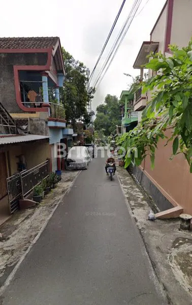 image RUMAH DI JEBRES DEKAT RS DR MUWARDI (3)