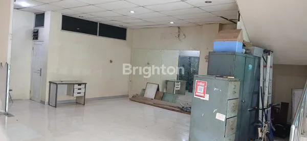 image RUKO BESAR 3 LANTAI DI MANGGA BESAR (6)