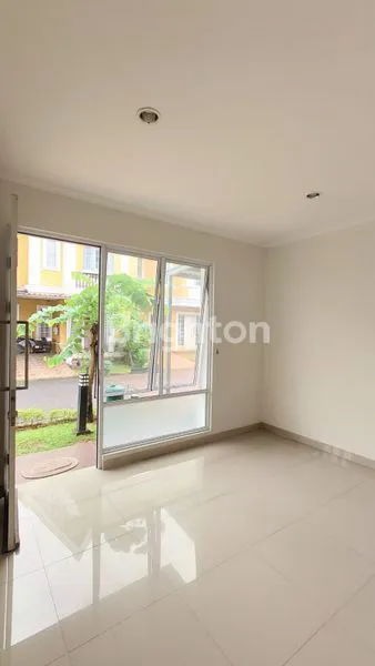 image RUMAH UNFURNISHED KONDISI BAGUS SEKALI DI MALIBU GADING VILLAGE (2)