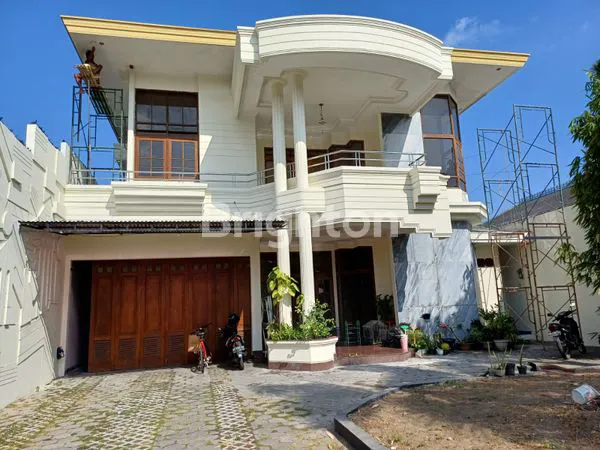 image RUMAH MEWAH DI LOKASI PREMIUM (2)