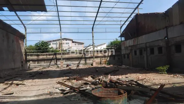 image DISEWAKAN GUDANG PABRIK DAAN MOGOT KM16 RAYA SEBELAH SUPREME KABEL (7)