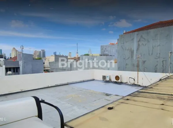 image RUMAH KEREN 3 LANTAI SIAP HUNI (3)