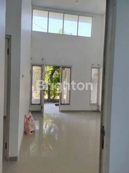 image RUMAH BARU SIAP HUNI GREEN SEMANGGI DEKAT RAYA MERR DAN GALAXY MALL SERTA KE PUSAT KOTA ACCES MUDAH DAN DEKAT TOLL JUANDA (2)