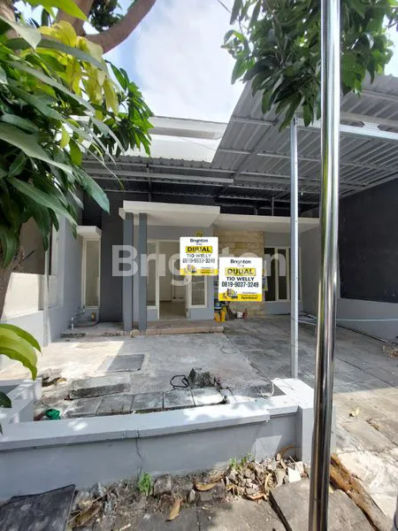 image RUMAH BARU SIAP HUNI GREEN SEMANGGI DEKAT RAYA MERR DAN GALAXY MALL SERTA KE PUSAT KOTA ACCES MUDAH DAN DEKAT TOLL JUANDA (1)