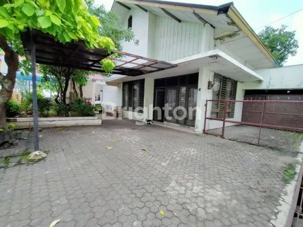 image RUMAH DI PLEBURAN DEKAT SIMPANG LIMA SEMARANG (1)