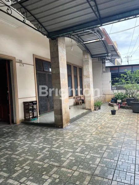 image VILLA LUAS JALAN GANDHI DEKAT ASIA (1)