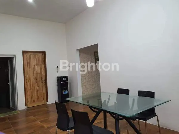 image RUMAH CANTIK DI PINGGIR JALAN (3)