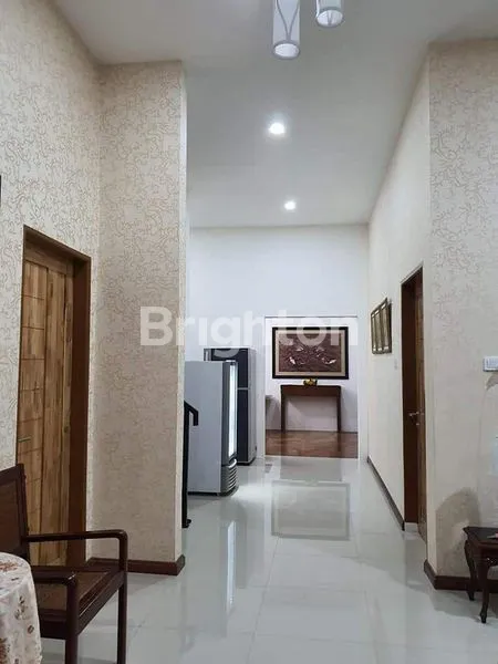 image RUMAH CANTIK DI PINGGIR JALAN (5)