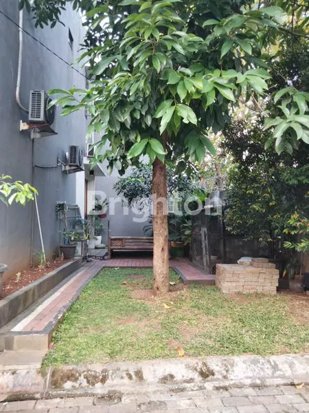 image RUMAH 2 LANTAI SEMI FURNISH SIAP HUNI DI BINTARO TANGERANG SELATAN (6)