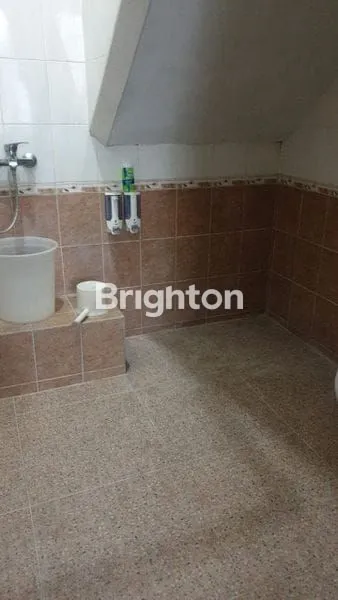 image RUMAH HOOK 2 LANTAI CAKEP SEMI FURNISHED SIAP HUNI MANYAR HANS REGENCY DEKAT MERR GALAXY MALL, TENGAH KOTA, NGINDEN, NGAGEL, DHARMAHUSADA, KLAMPIS WISMA MUKTI (4)