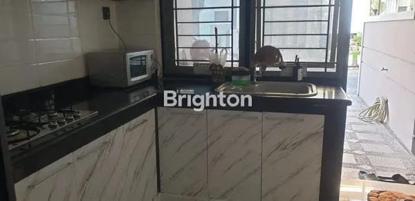 image RUMAH HOOK 2 LANTAI CAKEP SEMI FURNISHED SIAP HUNI MANYAR HANS REGENCY DEKAT MERR GALAXY MALL, TENGAH KOTA, NGINDEN, NGAGEL, DHARMAHUSADA, KLAMPIS WISMA MUKTI (2)