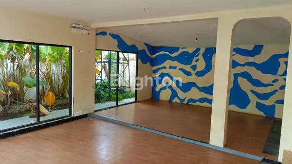 image BANGUNAN RESTO / CAFE DI DAERAH BATURAN JAJAR COCOK UNTUK USAHA (5)