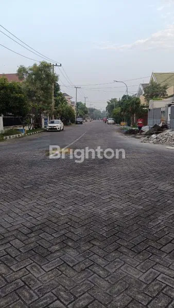 image RUMAH MODERN KONTEMPORER DI JALAN UTAMA KLAMPIS ANOM (2)