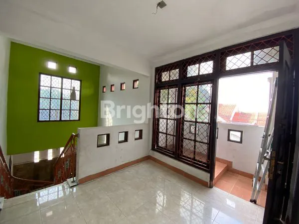image RUMAH 2 LANTAI POSISI HOOK DEKAT VASANA RESIDENCE YOGYAKARTA (4)