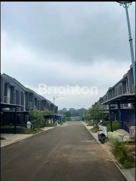 image RUMAH 2 LANTAI SEMI FURNISHED NYAMAN ASRI DI RANCAMAYA REAL ESTATE (2)