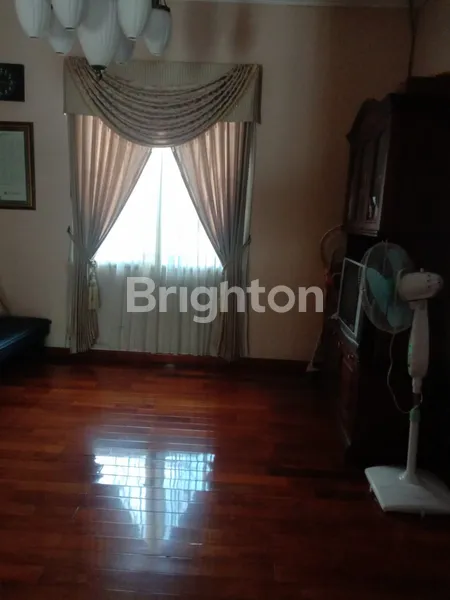 image RUMAH MEWAH SIAP HUNI JALAN JIMBARAN LOKASI STRATEGIS (3)