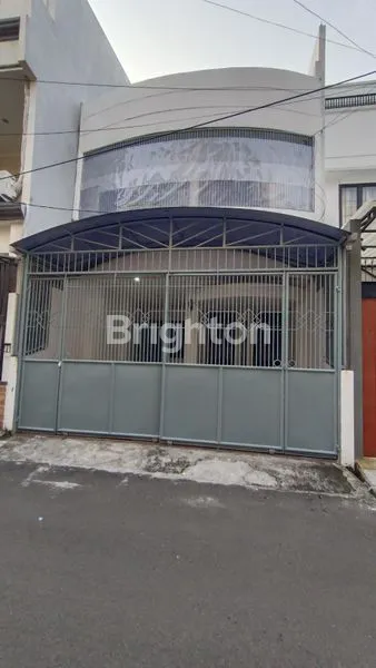 image RUMAH TOMANG 3LANTAI (1)