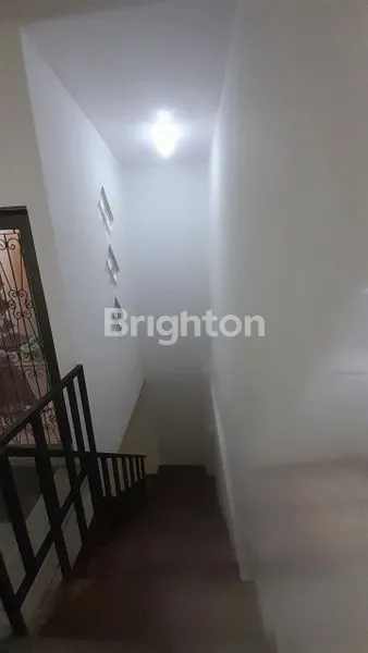 image RUMAH JELAMBAR SELATAN SEMI FURNISHED (4)