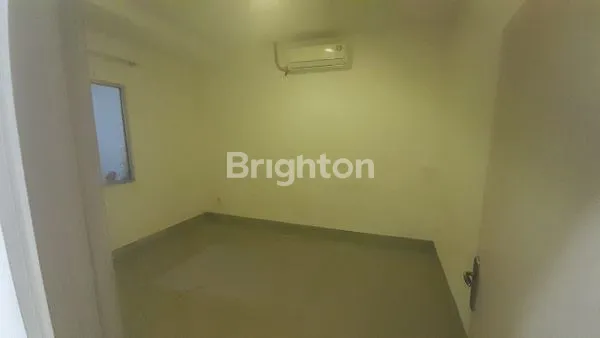 image RUMAH JELAMBAR SELATAN SEMI FURNISHED (6)