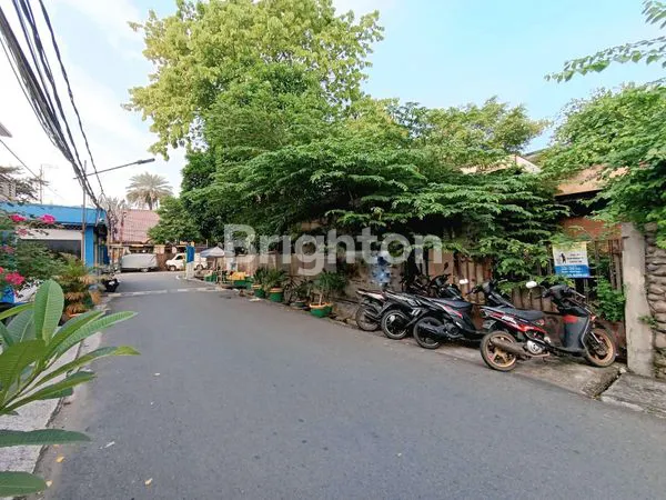 image RUMAH HOOK STRATEGIS HITUNG TANAH LOKASI BAGUS UNTUK HUNIAN MEWAH, KLINIK, AREA PARKIR BULANAN, KOS-KOSAN, KANTOR DI PINGGIR JALAN BOULEVARD TANJUNG DUREN SELATAN, JAKARTA BARAT (4)