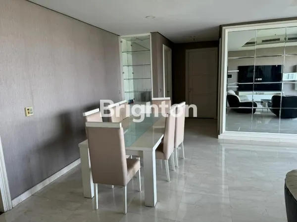 image APARTEMEN ADHIWANGSA 3BR FULL FURNISH VIEW GOLF PRIVATE LIFT CONNECT LENMARC MALL SURABAYA (2)