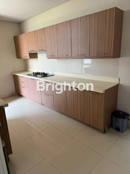 image APARTEMEN ADHIWANGSA 3BR FULL FURNISH VIEW GOLF PRIVATE LIFT CONNECT LENMARC MALL SURABAYA (5)