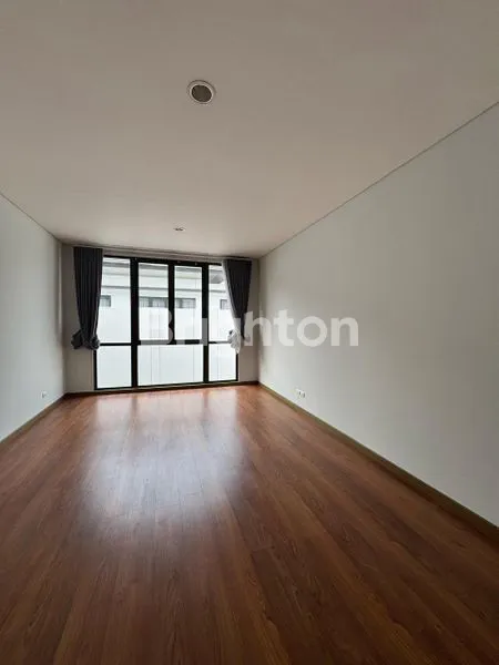 image RUMAH 3 BRAND NEW LANTAI VIEW TAMAN CLUSTER LAKEWOOD NAVAPARK BSD (4)