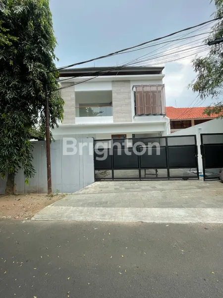 image RUMAH CANTIK BANGUNAN BARU LOKASI PRIME CIPETE JAKARTA SELATAN (1)