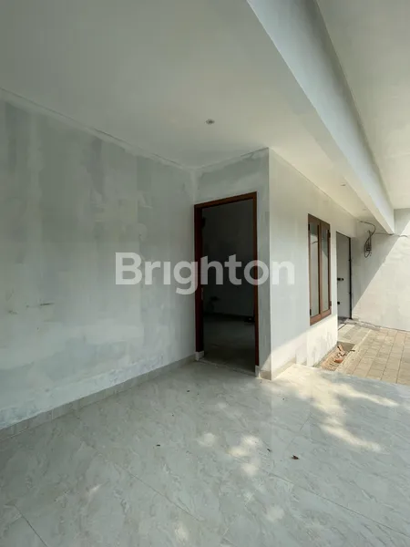 image RUMAH CANTIK BANGUNAN BARU LOKASI PRIME CIPETE JAKARTA SELATAN (3)