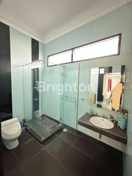 image RUMAH RAPIH 2 LANTAI SEKTOR 3 BINTARO JAYA TANGERANG SELATAN (4)