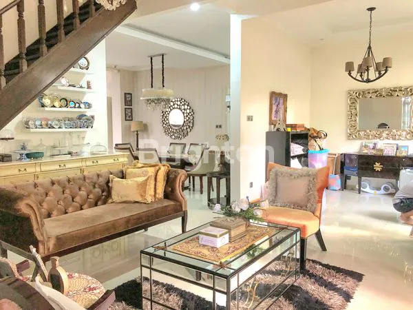 image RUMAH HOKI. HARGA NJOP. DIHITUNG HANYA 404 M2, REAL LUAS TANAH 520. CUAN!CUAN!\NRUMAH MEWAH (SEMI FURNISH ) DI PUSAT KOTA BANDUNG, JL. KURDI (3)