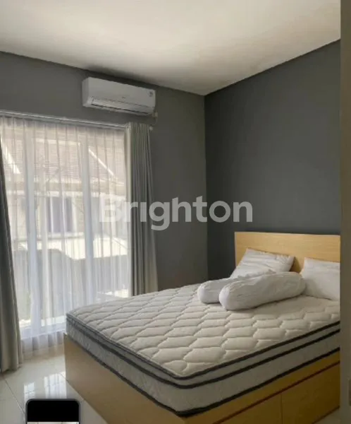 image THE ADVENTURES (2)