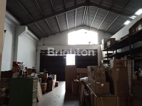 AREA PERGUDANGAN TENGAH KOTA, AKSES TRUK