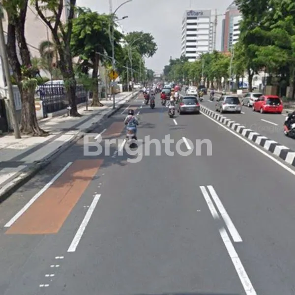 image GEDUNG DI JALAN RAYA PANGLIMA SUDIRMAN ( PANGSUD ) PUSAT KOTA (1)