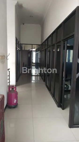 image RUMAH MEWAH 2LT GRESIK (6)